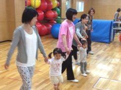 親子リトミック体操